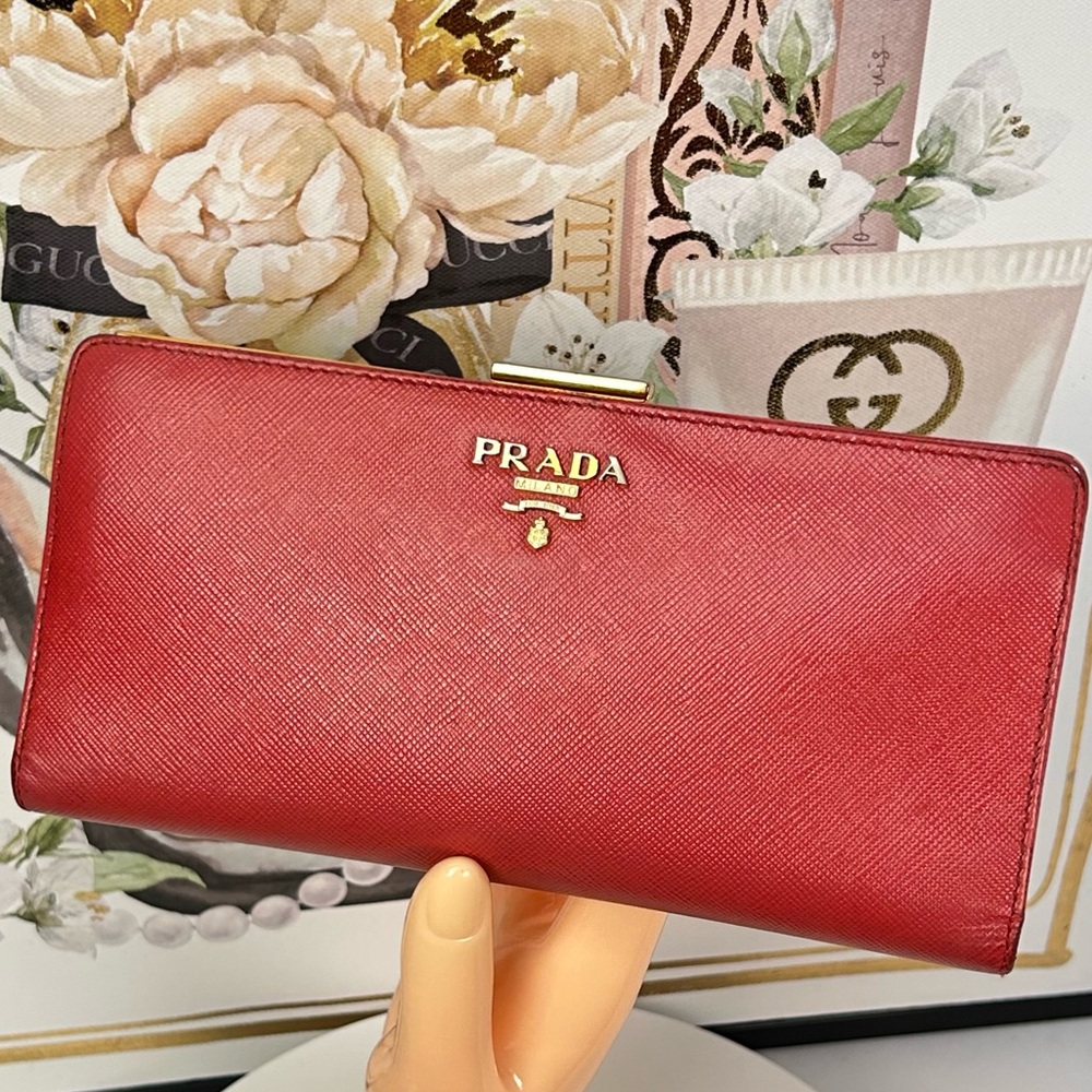 PRADA Saffiano Leather Kisslock Long Wallet 😍❤️🔥 - Picture 3 of 17